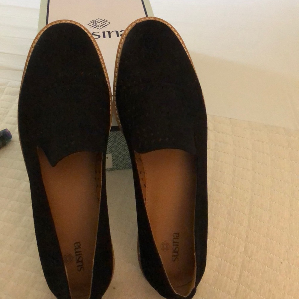 Ladies faux suede flats size 10